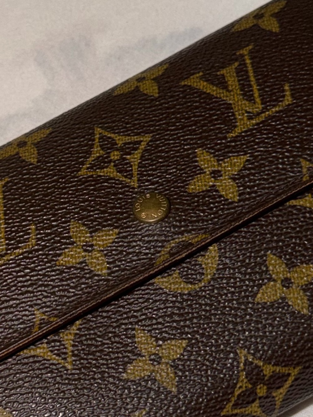 LOUIS VUITTON INTERNATIONAL WALLET - Picture 7 of 15